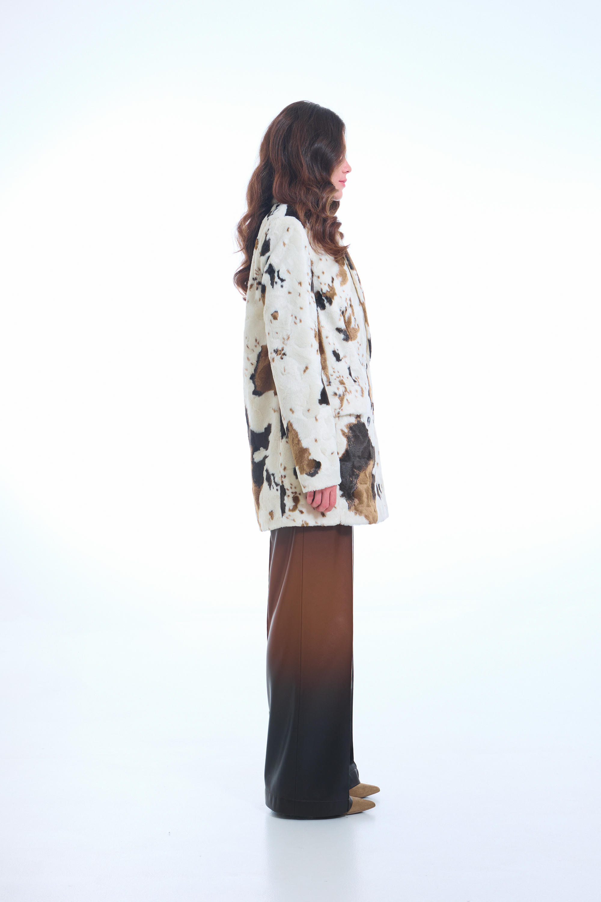 ПАЛЬТО ЖЕНСКОЕ ИЗ ИСКУССТВЕННОГО МЕХА 9-2023