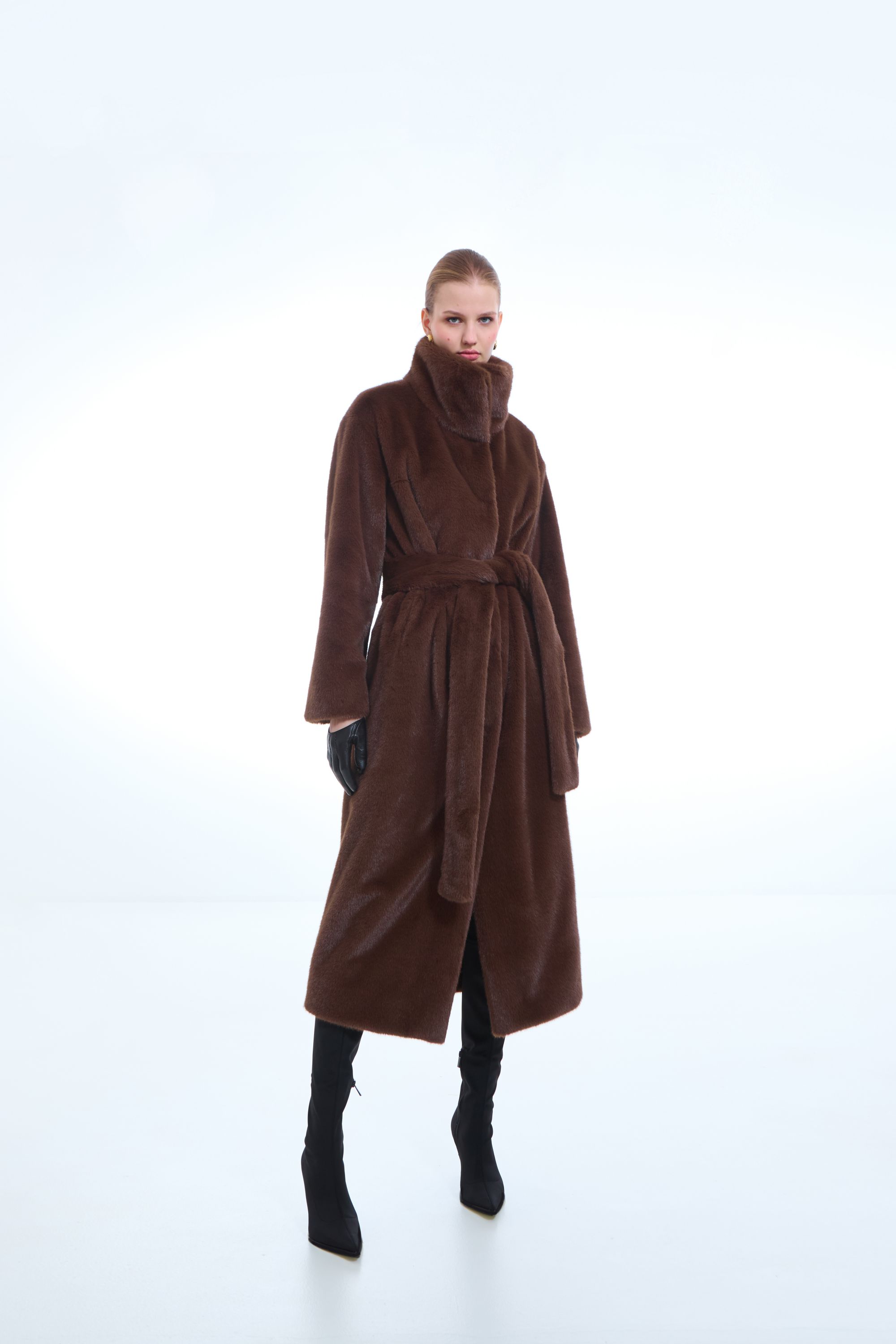 ПАЛЬТО ЖЕНСКОЕ ИЗ ИСКУССТВЕННОГО МЕХА 9-966