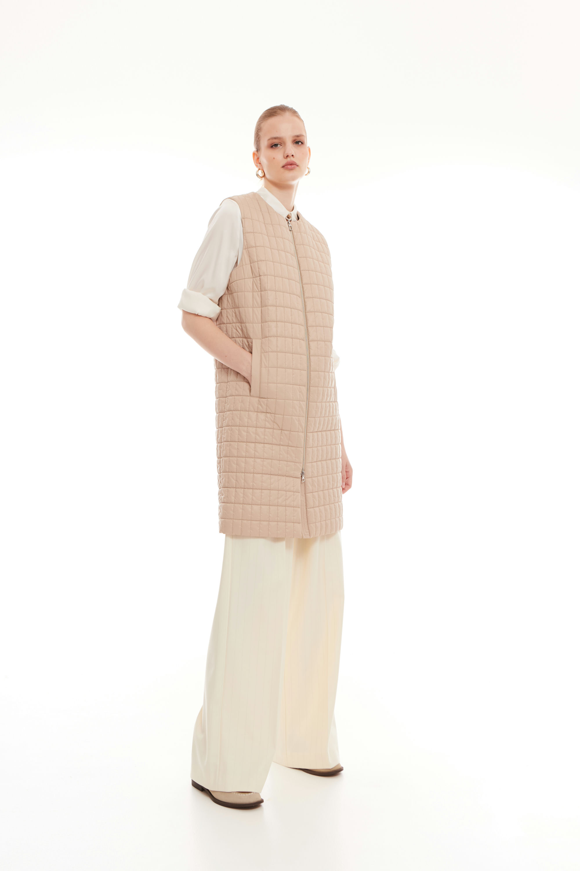 ЖИЛЕТ ЖЕНСКИЙ ПЛАЩЕВОЙ УТЕПЛЕННЫЙ 4-1082