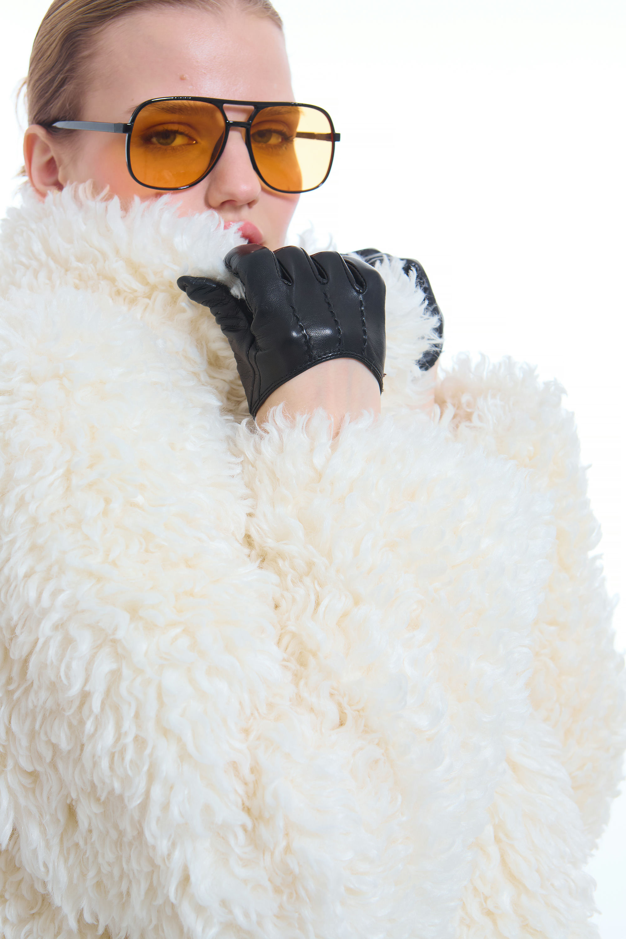 ПАЛЬТО ЖЕНСКОЕ ИЗ ИСКУССТВЕННОГО МЕХА 9-1473